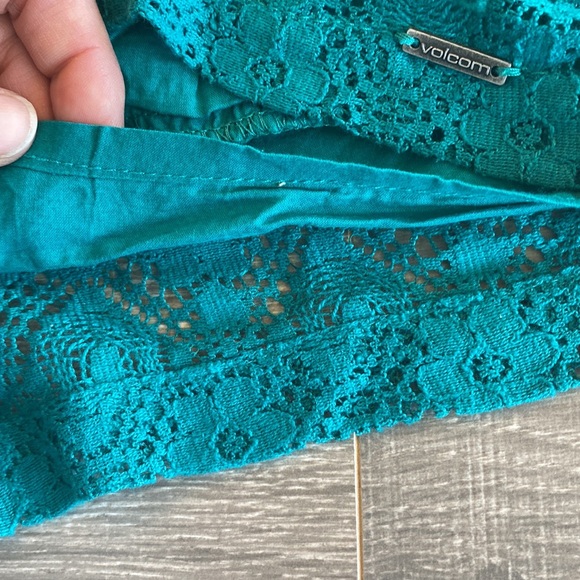 Lace volcom shorts 3” inseam - Picture 3 of 6